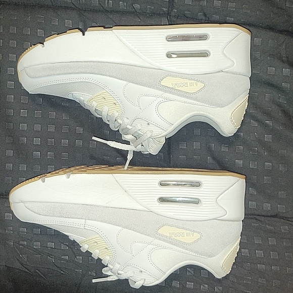 Nike Air Max Women's 90 LV8 color Sail/Phantom/Light Orewood Brown - Picture 6 of 9